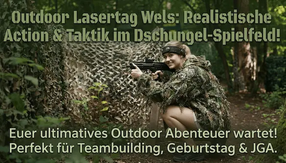 Realistische Action: Outdoor Lasertag Wels im Dschungel Outdoor Lasertag Wels: Taktische Action im Dschungel-Spielfeld. Lachende Frau in Tarnkleidung beim Zielen, ideal für Geburtstag, JGA oder Teambuilding Ausflug.